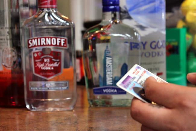 Alcohol compliance checks in local business curb underage drinking