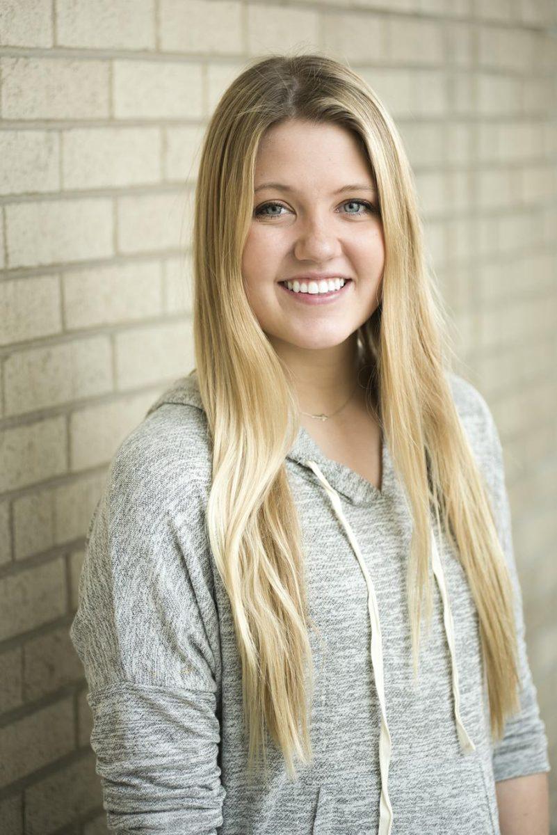 Mizzou Idol winner Carley Eslick showcases her style on stage