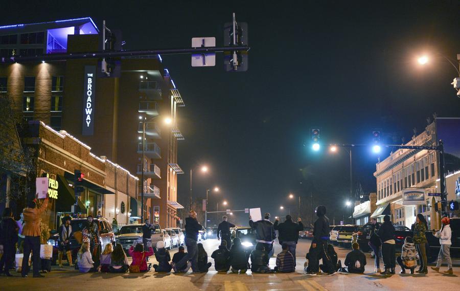 Demonstrations arise after Roxy’s wristband deemed “offensive”