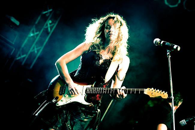 Ana Popovic brings her Serbian blues to Columbia