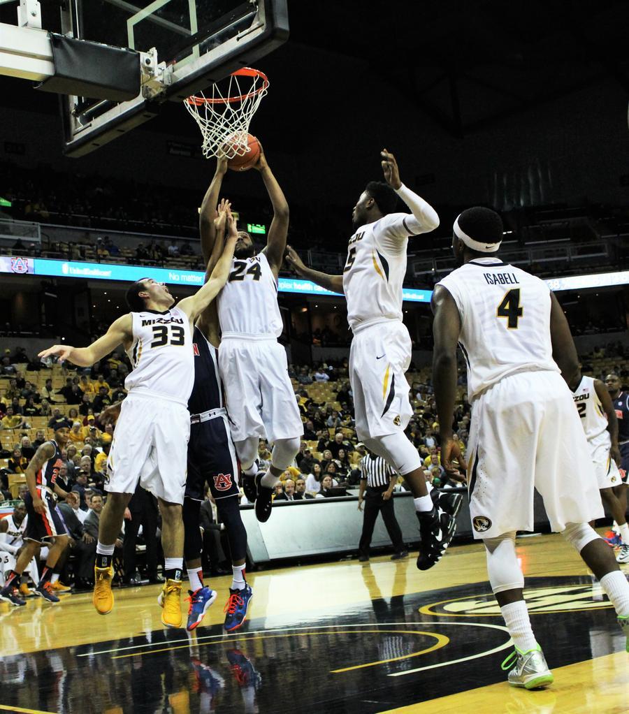 Despite postseason ban, Missouri men’s basketball stays focused