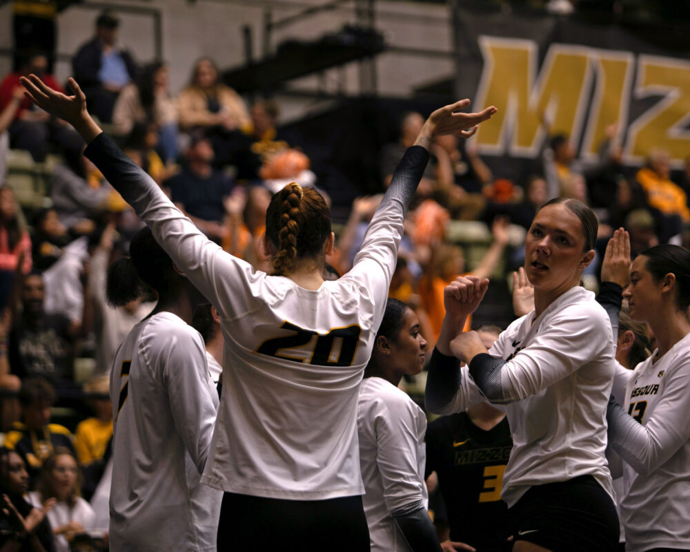 Missouri volleyball improves to 15-9 with five-set victory over Georgia