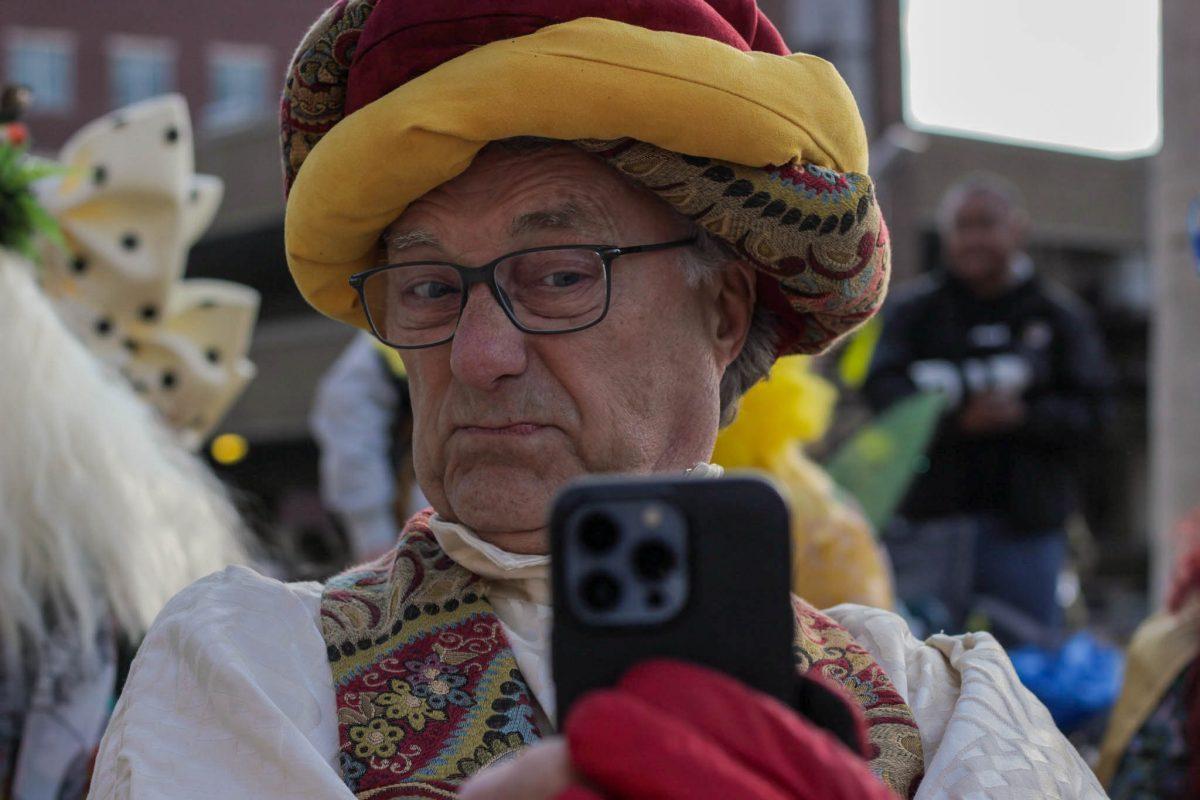  Man takes a selfie.
