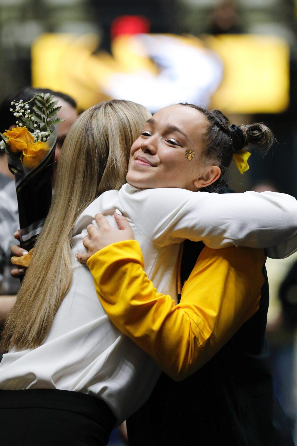 Abbymuellerhugging Th 3