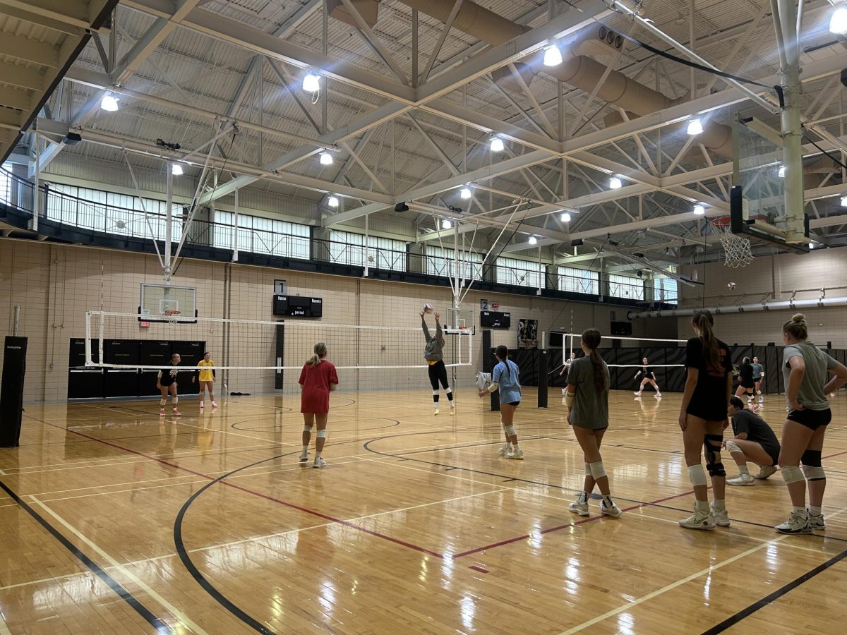 Mizzou women’s club volleyball team fine-tunes their sets and spikes during the club’s first practice of the season, gearing up for a new year of competition on Saturday, Sept. 20 at the MizzouRec in Columbia, Mo.